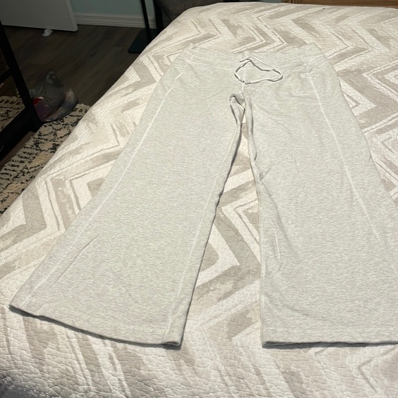 lululemon athletica Pants - Lululemon Heather Gray Bootcut Joggers Sweat Pants 8 M